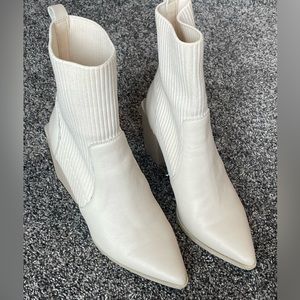 Steve Madden Pointed White Heeled Boots
